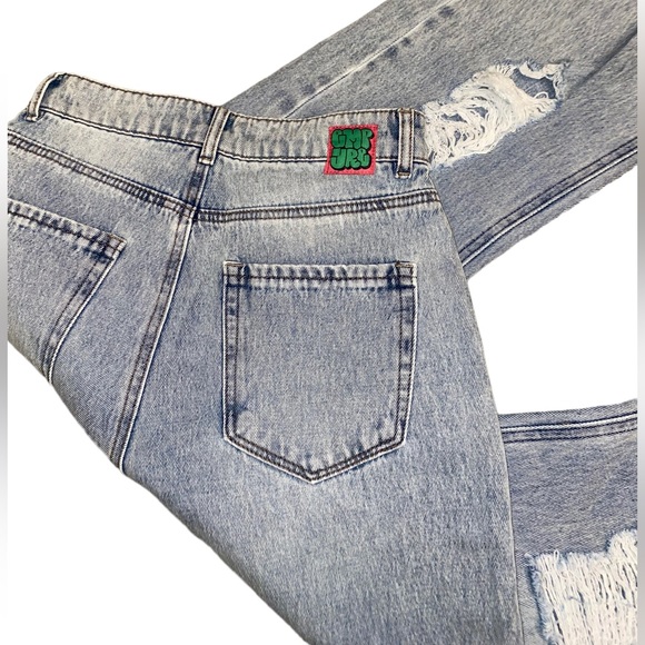 Loose fitting Distressed Skater Jeans - Picture 1 of 5